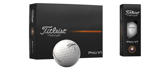 Detailansicht des Titleist Pro V1 2025 mit Dimple-Technologie für besseren Spin und Kontrolle